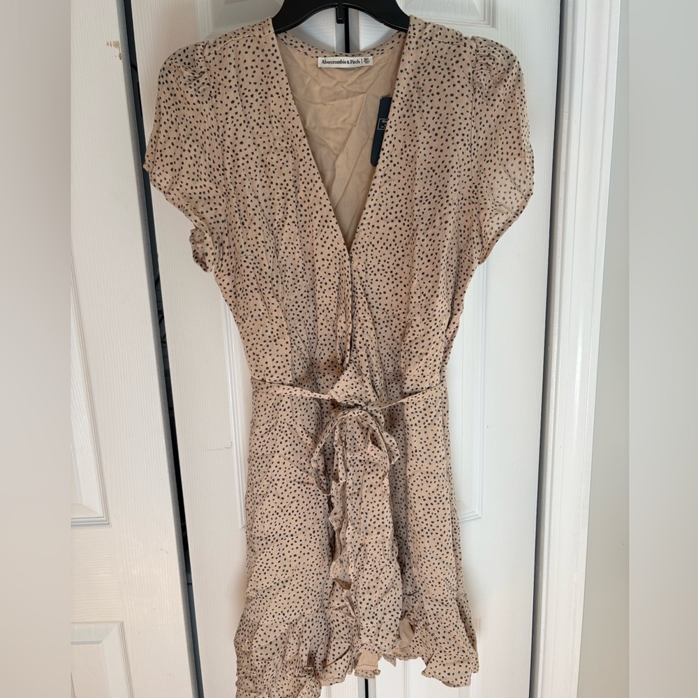 Abercrombie & Fitch Tan Polka Dot Top
